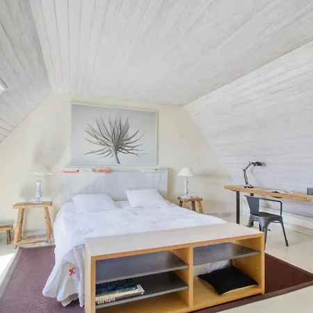 Maison De Regneville: Seaside With Garden And Wi-fi Holiday home *