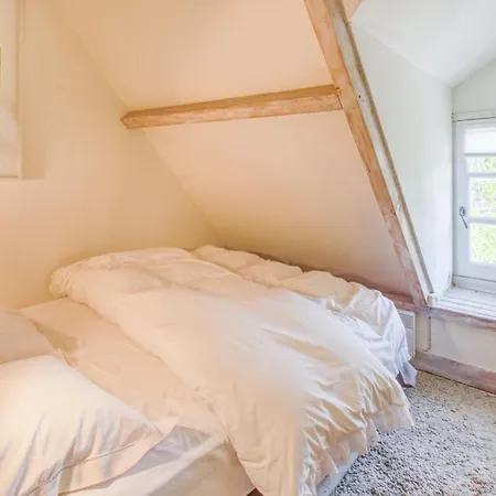 Maison De Regneville: Seaside With Garden And Wi-fi Holiday home