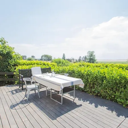 Holiday home Maison De Regneville: Seaside With Garden And Wi-fi *